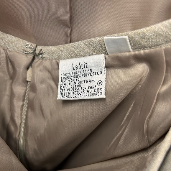 Le Suit Women's Beige Two-piece Skirt Suit - Picture 3 of 3